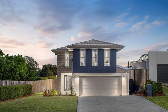 11 Rookery Crescent, QLD 4035