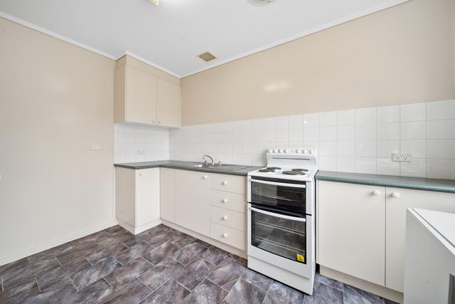 6 Tom Place, ACT 2615