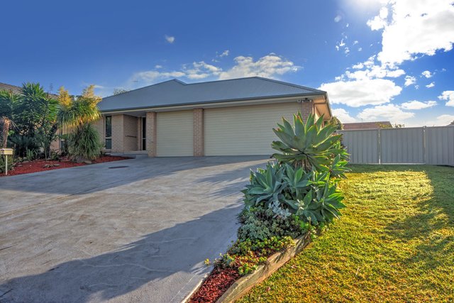 16 Barbata Grove, NSW 2541