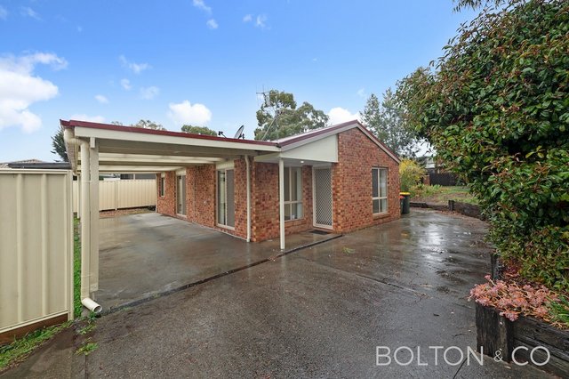 18 Unaipon Ave, ACT 2913