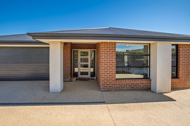 12 Knowles Court, NSW 2640