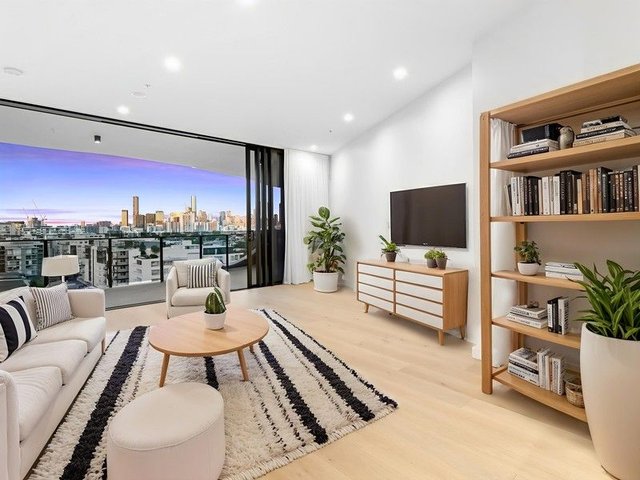 10902/41 Tondara Lane, QLD 4101