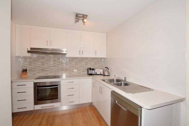 2/14 Queens Crescent, WA 6050