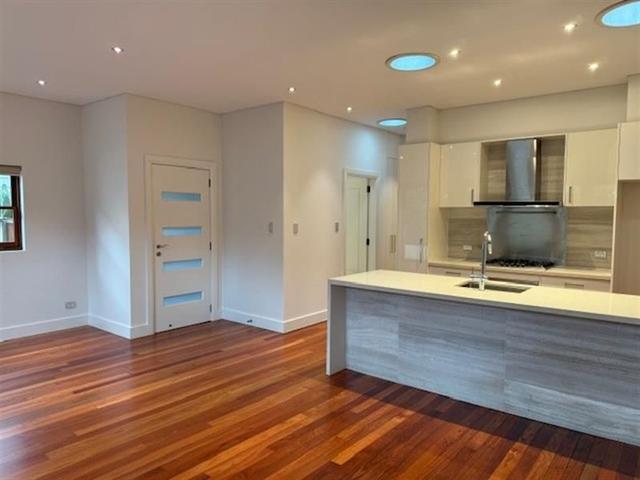 10 Isabella Street, NSW 2022