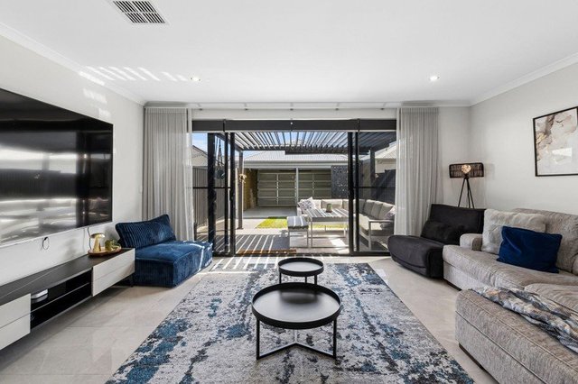 13 Montague Grange, WA 6055