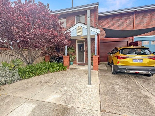 21 Mirreen Ct, WA 6152