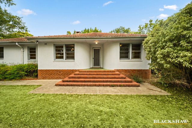 9 Blaxland Crescent, ACT 2603