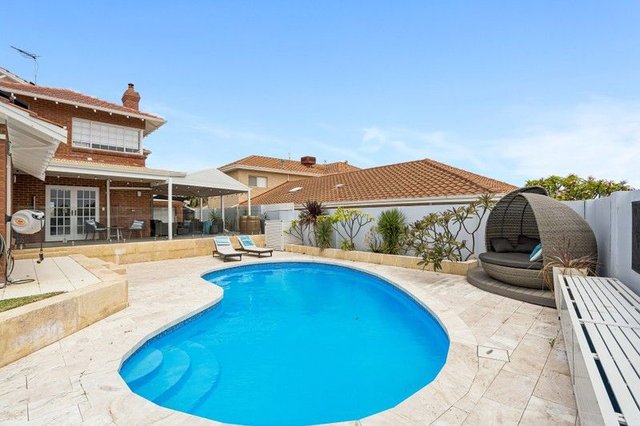 120 Castlecrag Drive, WA 6025