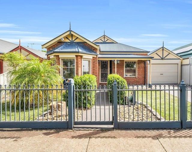 8 Great Barr Crescent, VIC 3023
