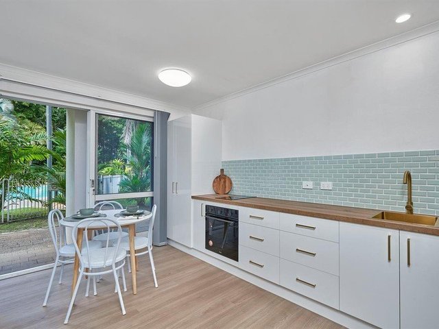 204/305-341 Coral Coast Drive, QLD 4879