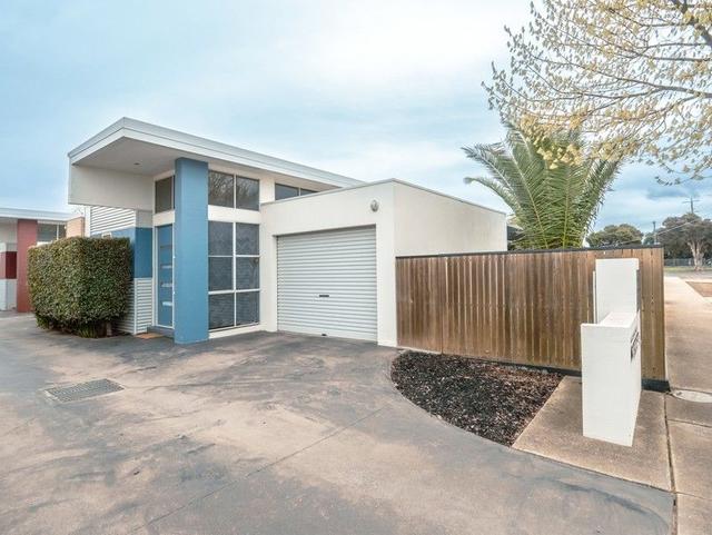 1/104 Sobraon Street, VIC 3630