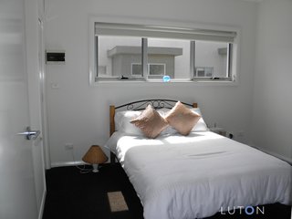 5 Bedroom.JPG