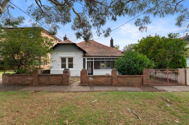 9 Dunmore St N, NSW 2207