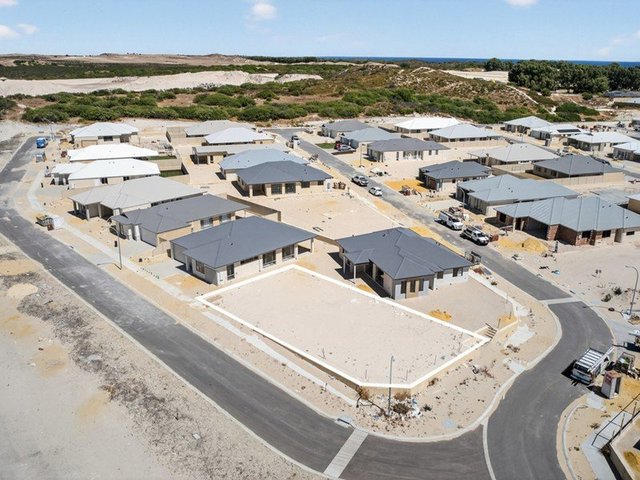 15 Wobbegong Grange, WA 6037