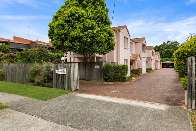 2/17 Bayliss Street, QLD 4066