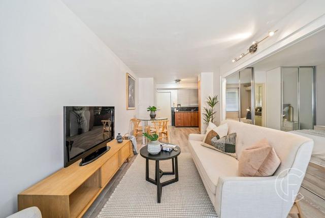 6/23 Hensman Road, WA 6008