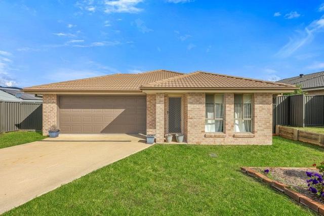 32 Reginald Drive, NSW 2352