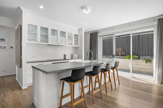 28 Candlebark  Close, VIC 3764