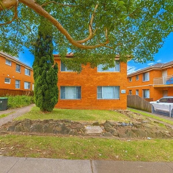 1/5 Fairmount St, NSW 2195