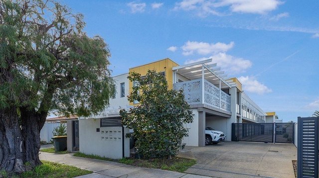 Unit 10/18 Mathoura Street, WA 6056