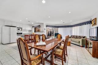Open plan meals & family
