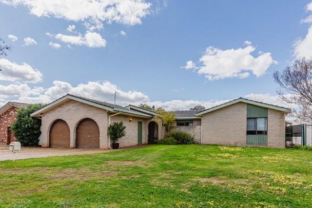 4 Hazelwood Drive, NSW 2830
