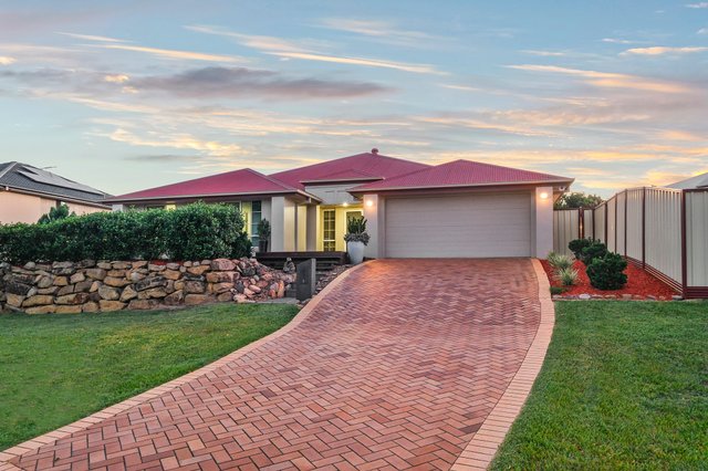 8 Unley Place, QLD 4078
