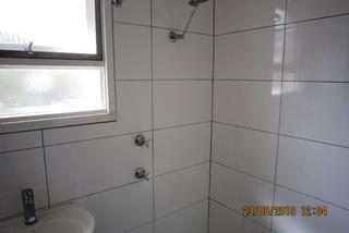Bathroom (2012-04-21)