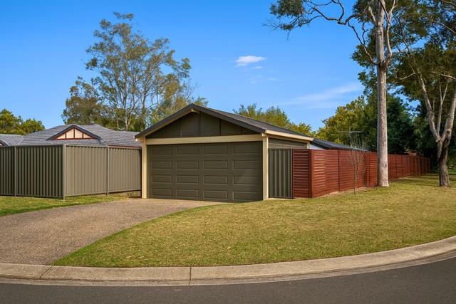 10 Dampier Crescent, QLD 4078