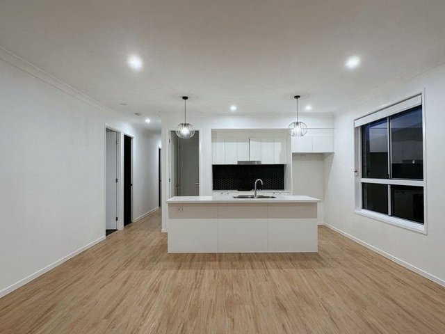 16 Lovage Street, QLD 4124