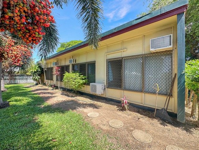 8 Decourcey Street, QLD 4812