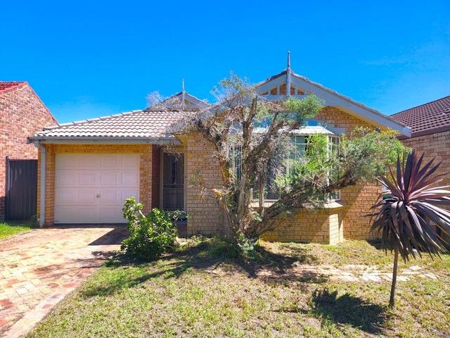 15 Farnborough Cct, NSW 2173