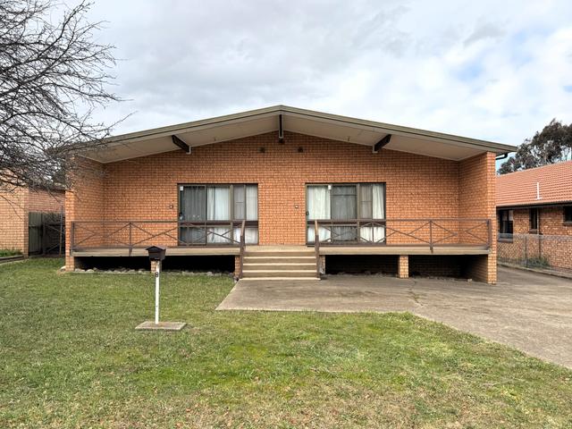 8 Kiparra Drive, NSW 2628