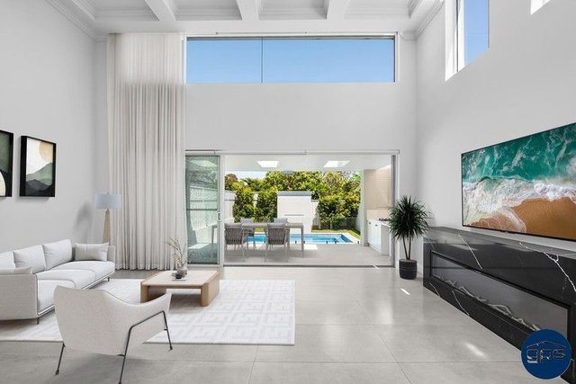 74 Hillcrest Avenue, NSW 2190