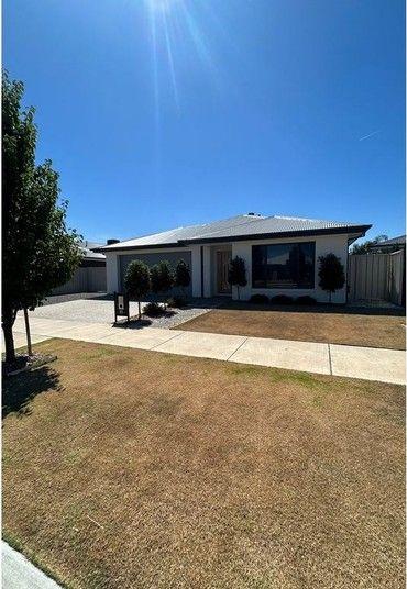 11 Lomandra Court, VIC 3730