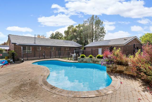 8 Waranga Place, ACT 2611