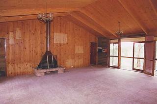 Lounge (2002-04-18)