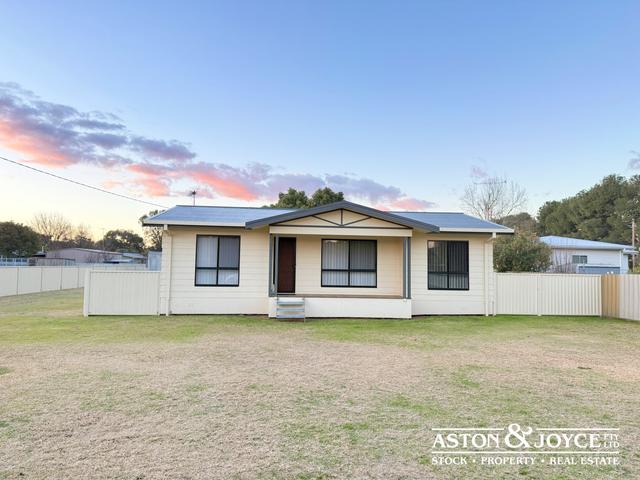 2A Young Street, NSW 2810