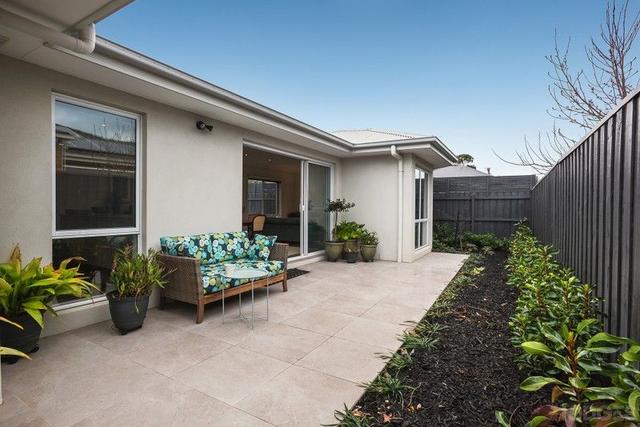 2/22 Fifth Street, VIC 3195