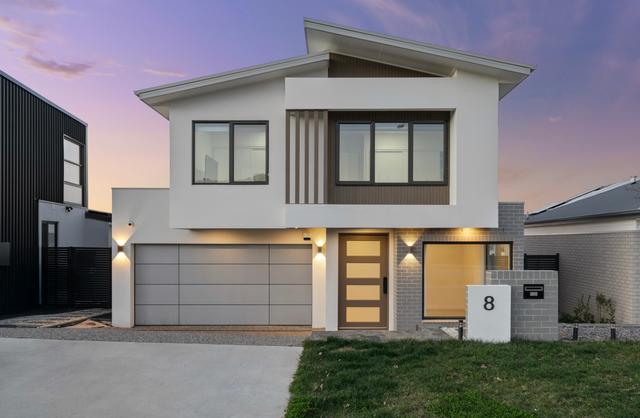 8 Leontine Loop, ACT 2611