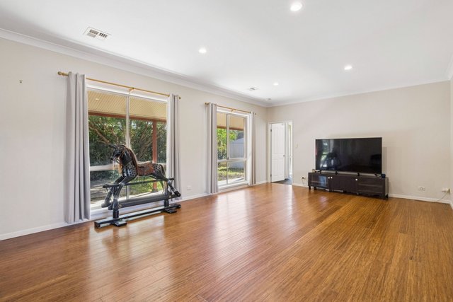 1 Charolais Place, NSW 2582