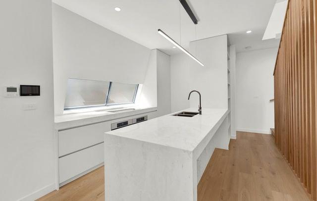 32C Pine Avenue, VIC 3184