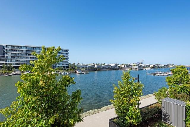 11 Bronte Circuit, QLD 4212