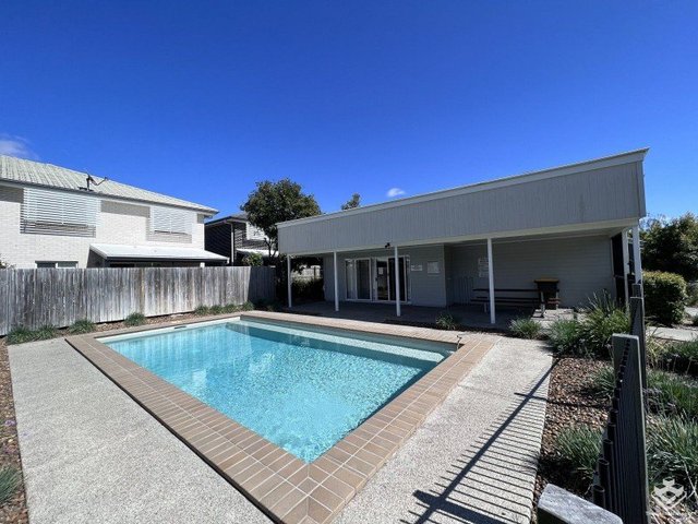 ID:21173621/1 Creek Road, QLD 4505