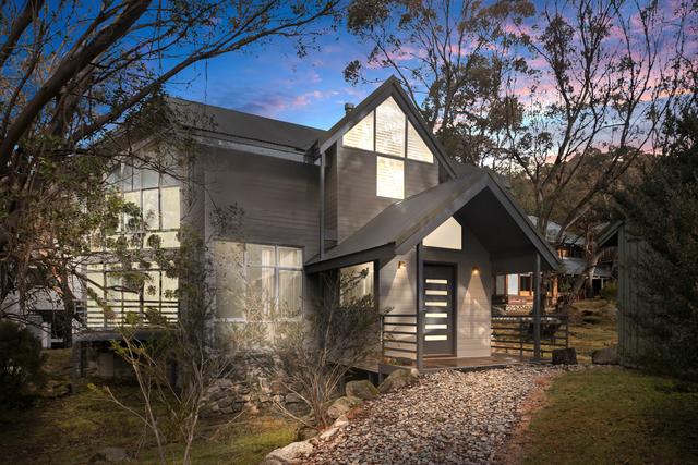 Merritts Lodge 13 Mountain Drive Woodridge, NSW 2625