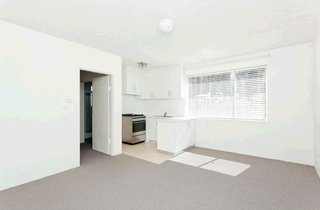 Lounge/ Kitchen
