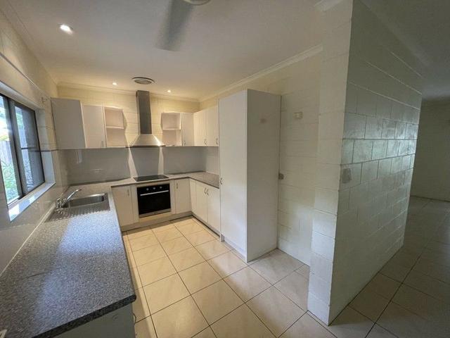 2/4 Seabrook Avenue, QLD 4877