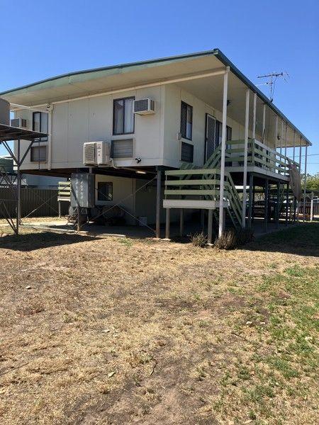 2/137 Thistle, QLD 4472