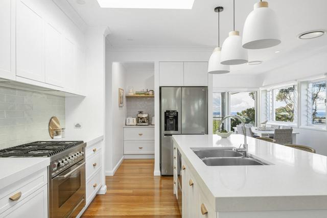 18 Table Top Road, NSW 2260