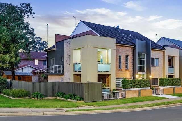 9/33 Robert  Street, NSW 2750